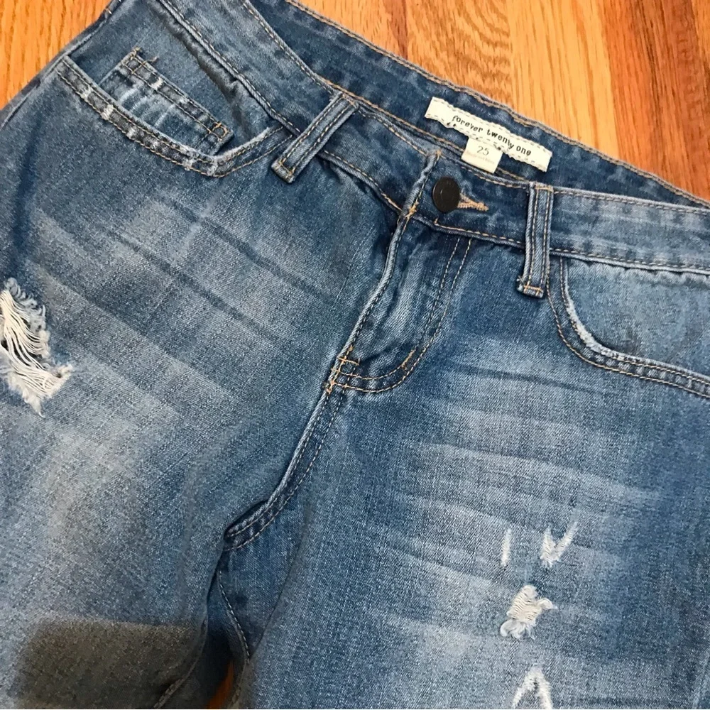 ▪️forever twenty one Distressed Jeans - Picture 4 of 8